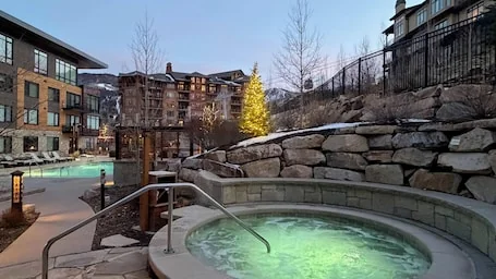Views! – New Ski In/Ski Out in Canyons Village