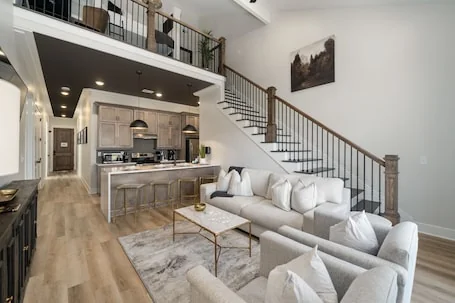 Waterfront Executive Suite – 3 Bedroom w/Loft