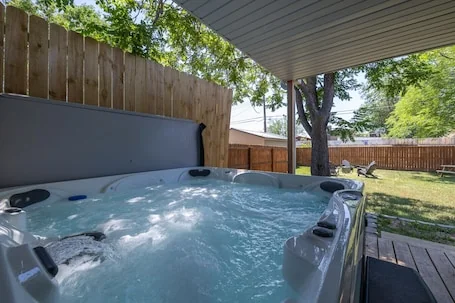 Watertown · ★Centrally Located★Fire-Pit★Large Private Backyard