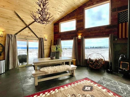 3 Bar D Lodge – Hot Tub, Heated Floor, Fire pit, Starlink Internet