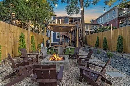 6BR Retreat w/Game Room Epic Yard Hot Tub Fire Pit