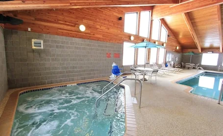 AmericInn by Wyndham Cedar Rapids Airport