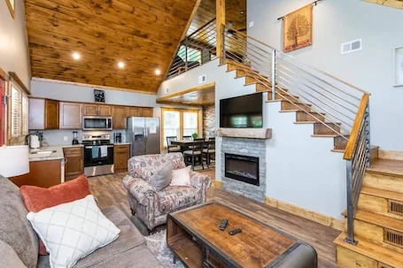 Angel`s View – Hot Tub, WiFi, Fire Pit, Hiking, 4 mins to Natural Bridge