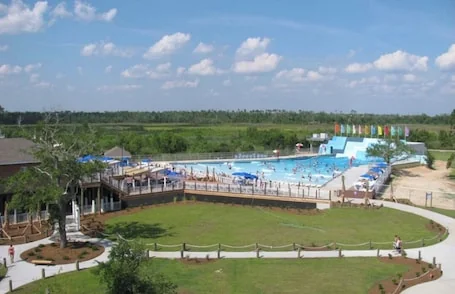 Bay Breeze Bliss~ Hot Tub, Bar & Canal~ 5mi To Beach!