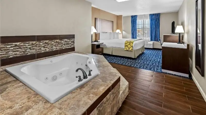 Baymont By Wyndham Port Arthur/groves Area