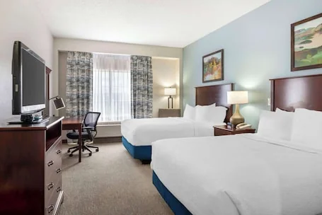 Best Western Plus Crossroads Inn & Suites