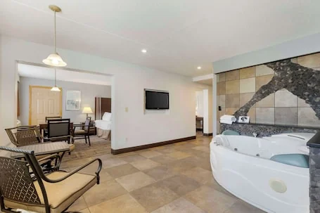 Best Western Plus Longbranch Hotel & Convention Center