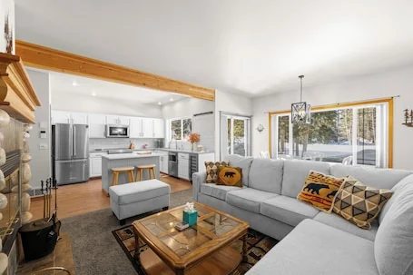 Birdie Glen Retreat – Golf course getaway with hot tub and office