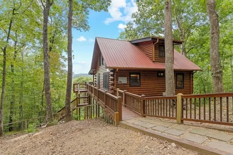 Blue Ridge Mountain Views, Hot Tub, Fireplace & EV Charger!