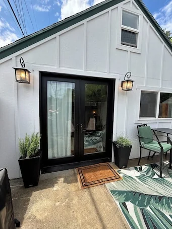 Burrow on 24th – Hot Tub 1BR/1BA