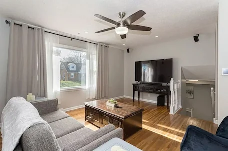 Clean and updated with a Hot Tub
Minutes away from the new Bettendorf Waterpark