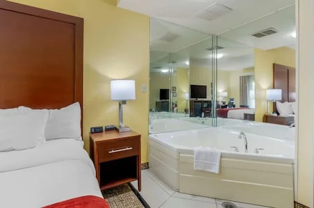 Comfort Inn & Suites Hillsville I-77