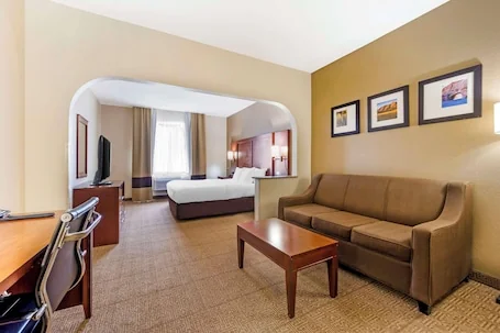 Comfort Suites Castle Rock – Denver South