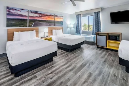 Days Inn by Wyndham Lamar
