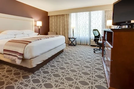 Drury Inn & Suites Louisville East