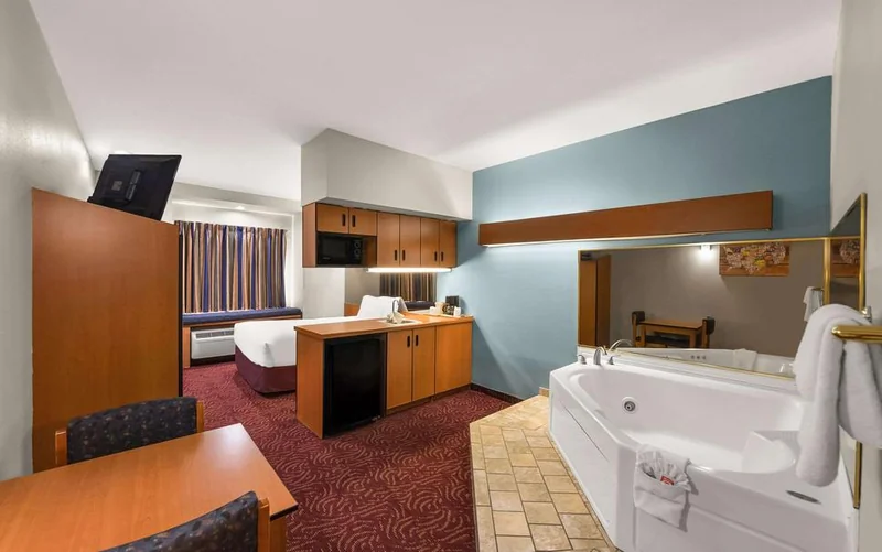 Econo Lodge Inn and Suites Mesquite – Dallas East