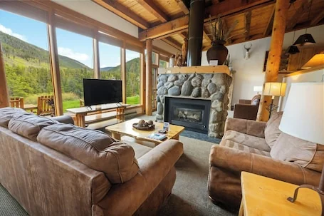 Evergreen Condominiums by Vail Resorts