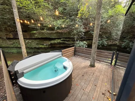 “Glass House” #1 – Modern Mirror Home w/ Hot-tub