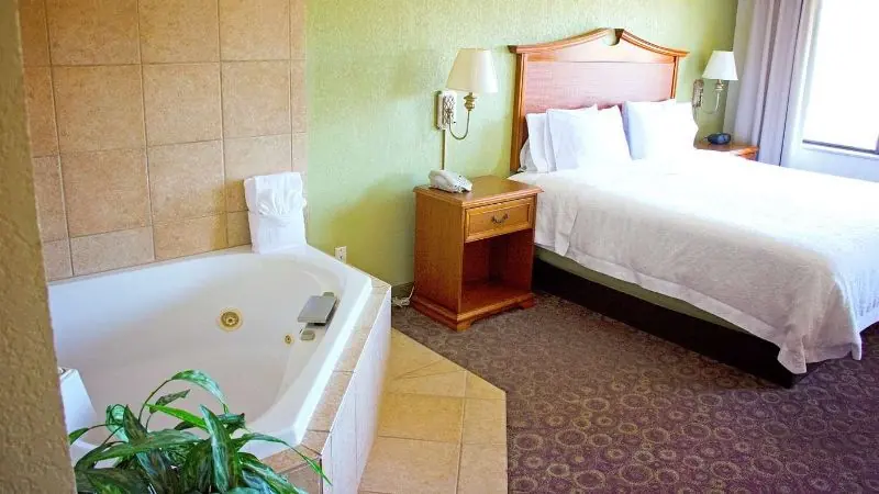Hampton Inn & Suites College Station