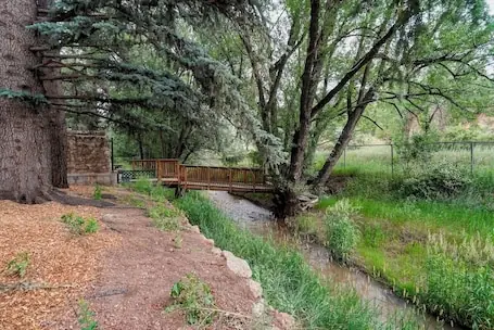 Historic Creekfront Caboose – Hot Tub – Pikes Peak Base – Near Colorado Springs