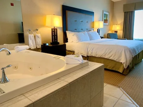 Holiday Inn Express Hotel & Suites Olathe North by IHG