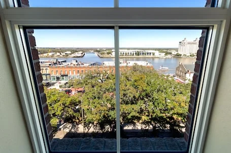 Holiday Inn Express Savannah – Historic District by IHG