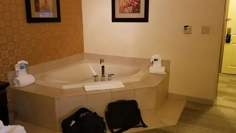 Holiday Inn Express & Suites Dallas South – Desoto By Ihg