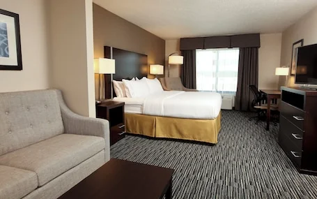 Holiday Inn Express & Suites Omaha South – Ralston Arena by IHG