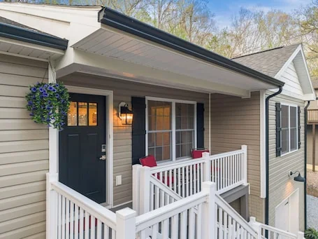 Inviting family home with hot tub & fire pit, minutes from resort activities
