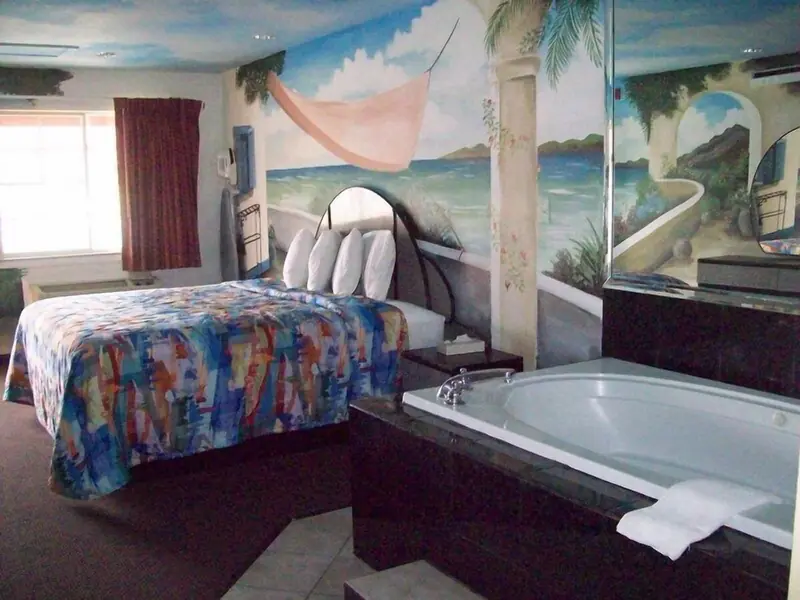 Luxury Inn and Suites Seaworld
