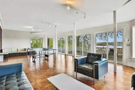 Majestic RiverView Estate – Breathtaking Views