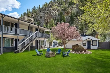 Misty Mountain Lodge