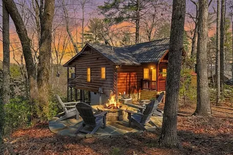 Misty Ridge – Mtn Views, Fire Pit – Minimum Age
