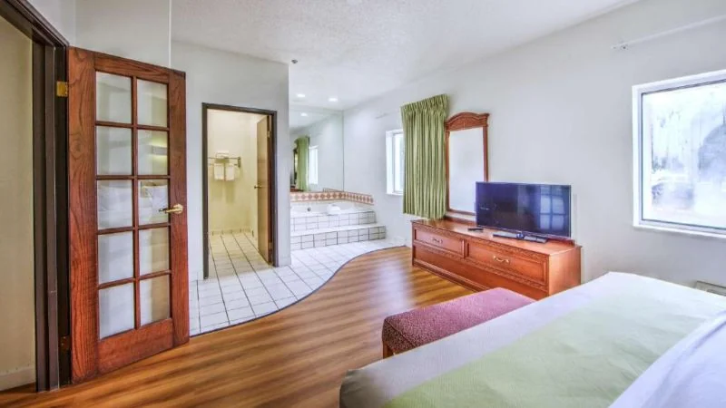 Motel 6-Dallas, TX – Northwest