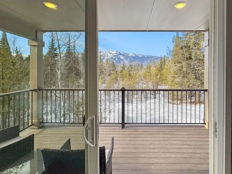Mountain Retreat with Hot Tub & Games!