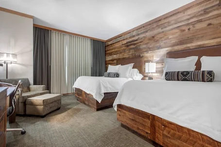 Norfolk Lodge & Suites, an Ascend Collection Hotel