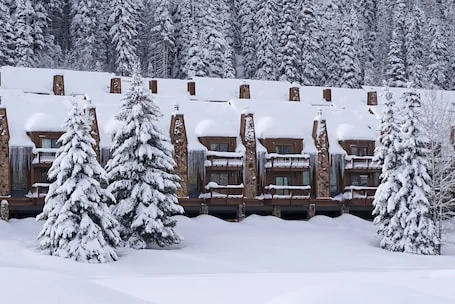 North Star (#301) | Deck, Mtn Views, Ski Shuttle, Heated Pool/Hot Tub