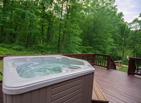 Old Wagon – Shenandoah Woods, Starlink Wi-Fi & Hot Tub