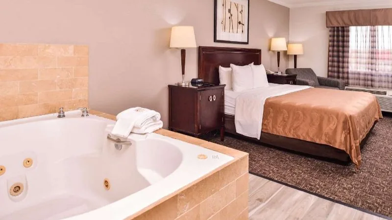 Quality Inn & Suites Beaumont