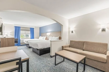 Quality Inn & Suites On the River