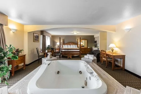 Quality Inn & Suites Silverthorne – Copper Mountain