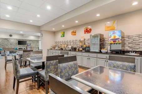 Quality Inn & Suites Union City – Atlanta South