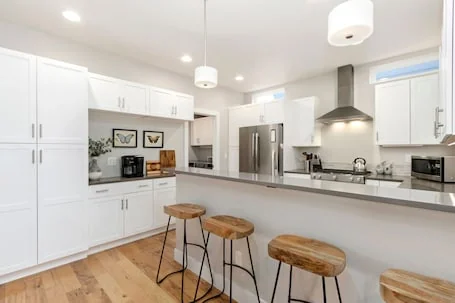 Rams Roost Rooftop Hot Tub, Patio & Family Fun