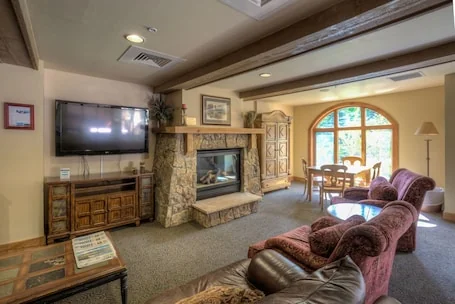 River Run Condo w/ Private Balcony for Mountain View, Walk to Gondola & Shops