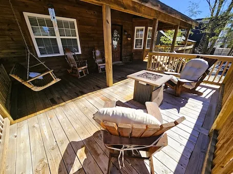 Rosen Retreat – Innsbruck Golf Community – Downtown Helen, GA