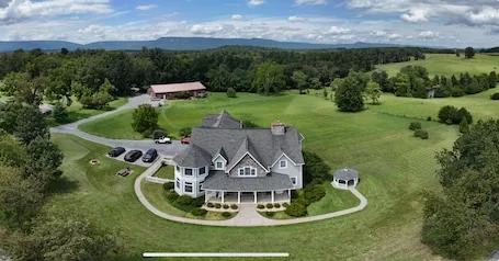 Skyline Meadow: Luxury Modern Victorian, 26 Acres, Views, Nature 360 ° Open 6/2018