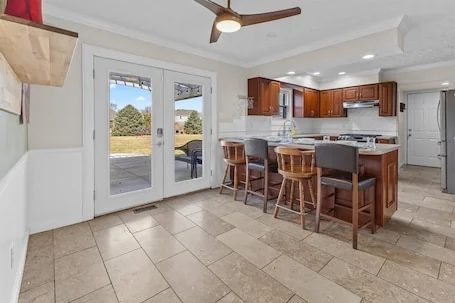 Spacious Retreat Near Eagle Creek Park – Modern Comfort & Entertainment