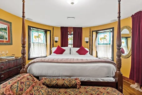 Stone Manor Boutique Inn