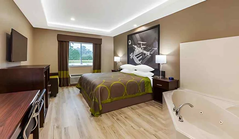 Super 8 by Wyndham Kingwood Houston North