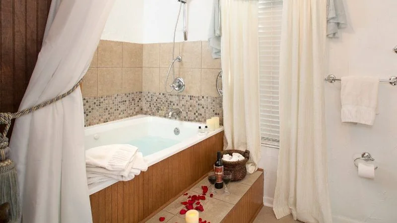 The Lakehouse Bed and Breakfast